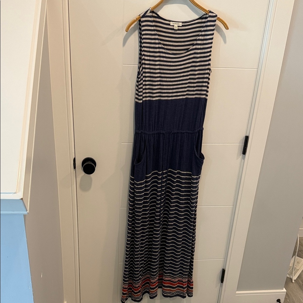 Max Studio Navy and Cream Striped Top size medium